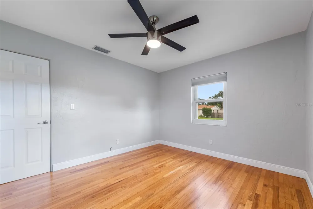 2501 LESLEE LAKE DRIVE St Petersburg, FL 33713