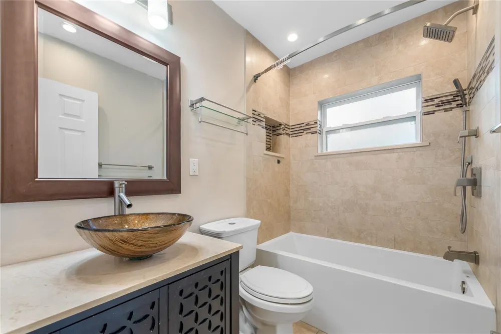 2501 LESLEE LAKE DRIVE St Petersburg, FL 33713