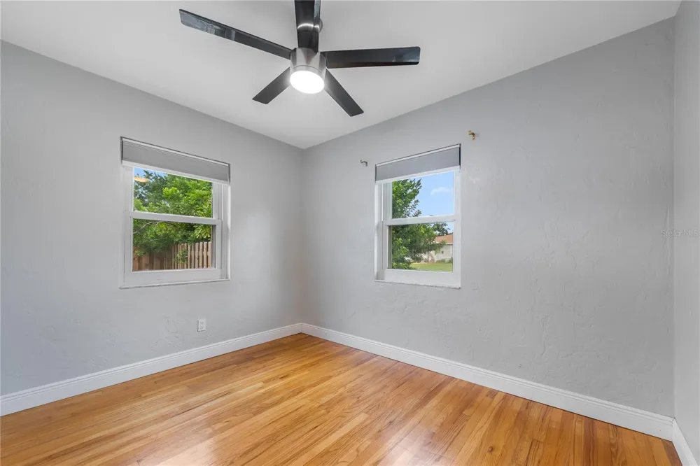 2501 LESLEE LAKE DRIVE St Petersburg, FL 33713