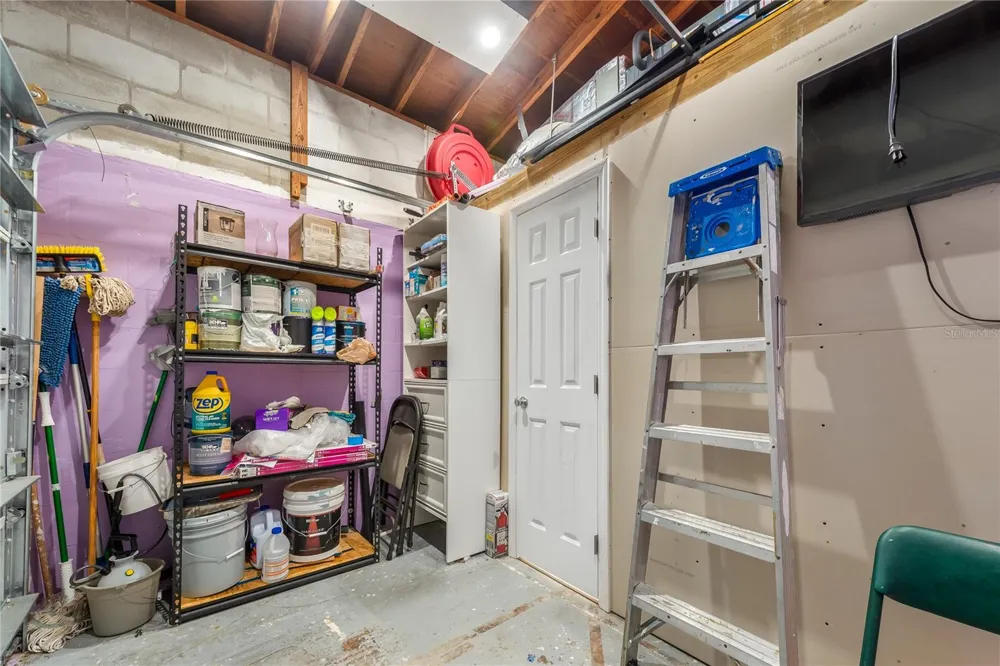 2501 LESLEE LAKE DRIVE St Petersburg, FL 33713