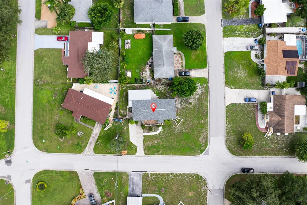 2501 LESLEE LAKE DRIVE St Petersburg, FL 33713