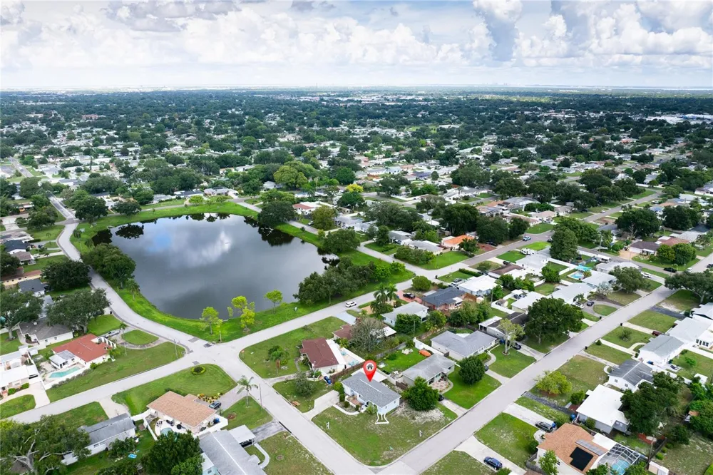 2501 LESLEE LAKE DRIVE St Petersburg, FL 33713