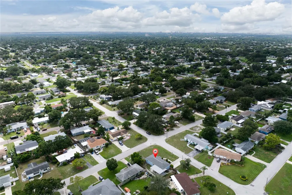 2501 LESLEE LAKE DRIVE St Petersburg, FL 33713