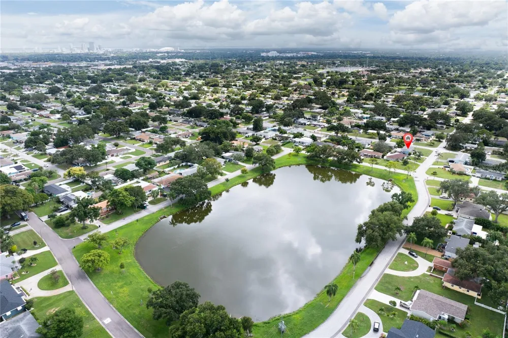 2501 LESLEE LAKE DRIVE St Petersburg, FL 33713