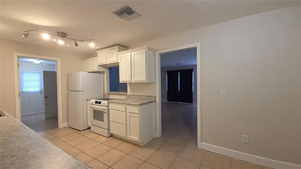 105 S COLORADO AVENUE Deland, FL 32720