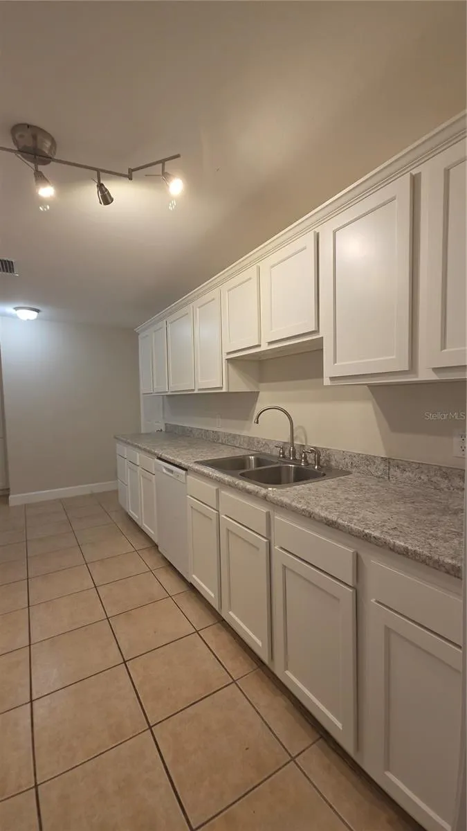 105 S COLORADO AVENUE Deland, FL 32720