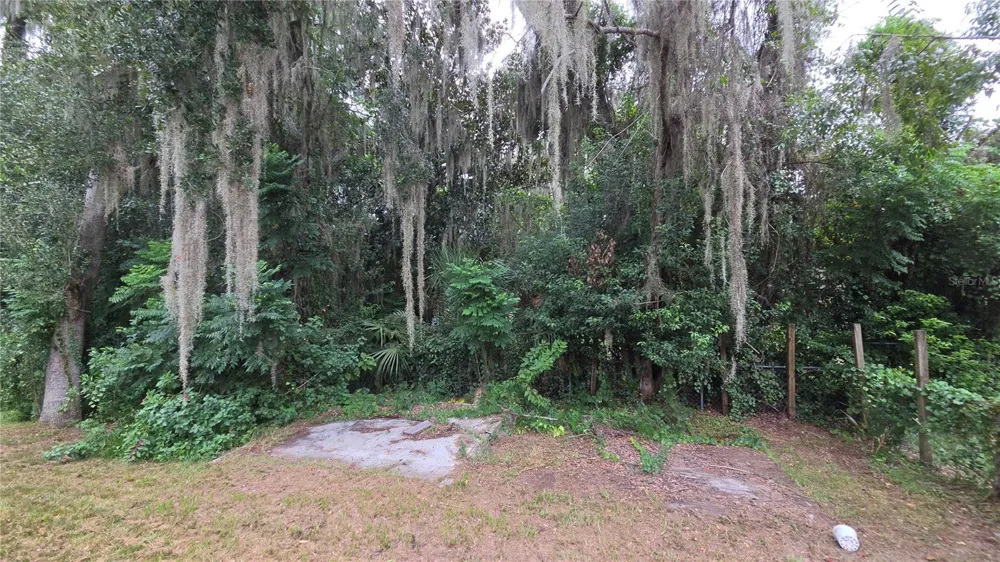 105 S COLORADO AVENUE Deland, FL 32720