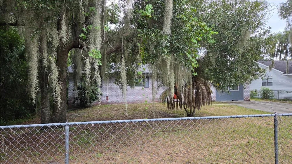 105 S COLORADO AVENUE Deland, FL 32720