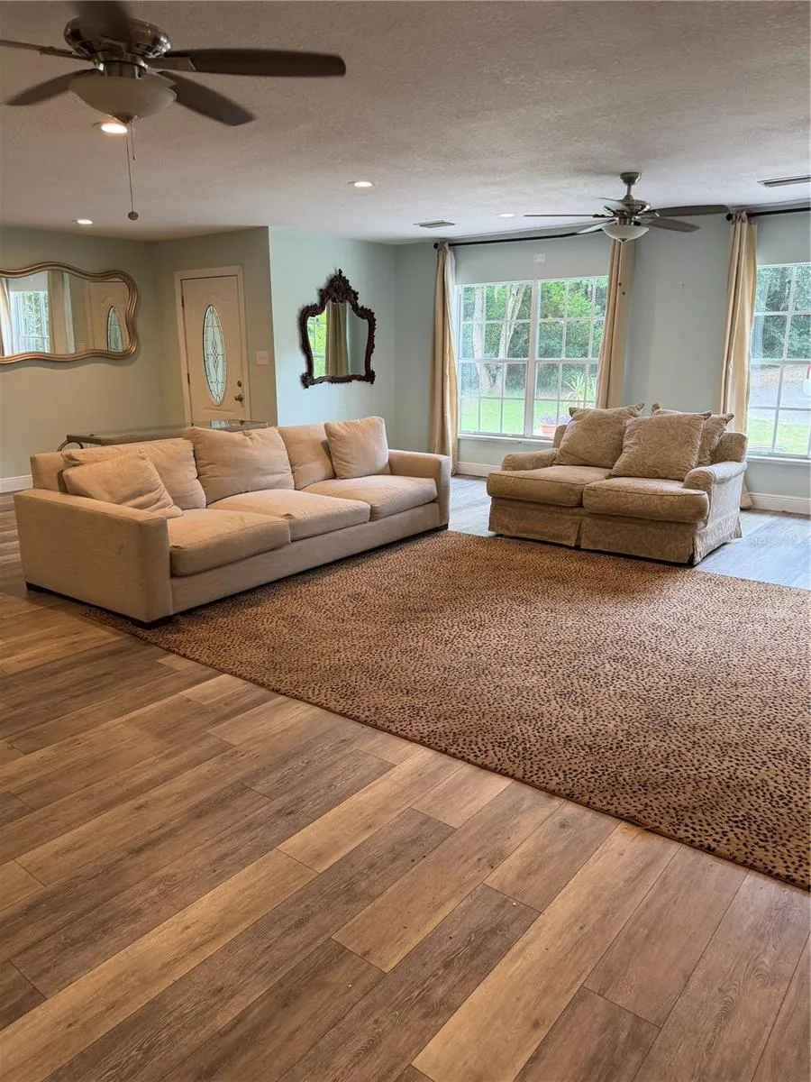 833 COLLINS AVENUE Apopka, FL 32712