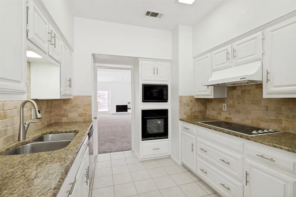12250 Montego Plaza Dallas, TX 75230