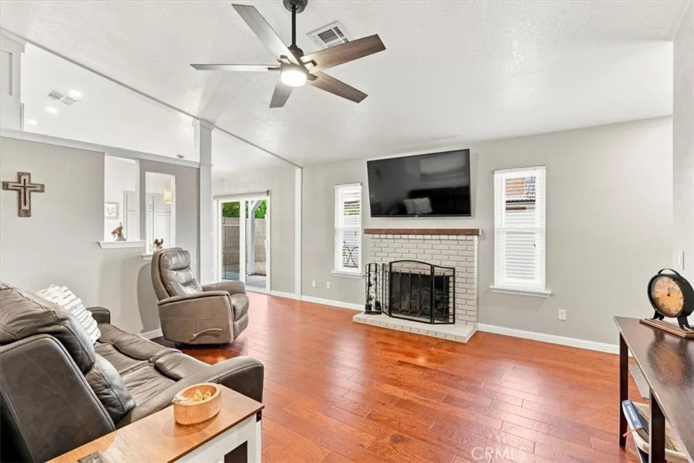 205 Honeysuckle Paso Robles, CA 93446