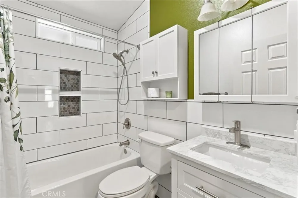 205 Honeysuckle Paso Robles, CA 93446
