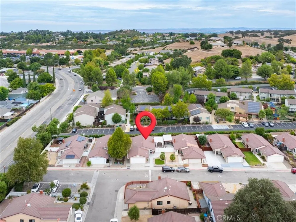 205 Honeysuckle Paso Robles, CA 93446