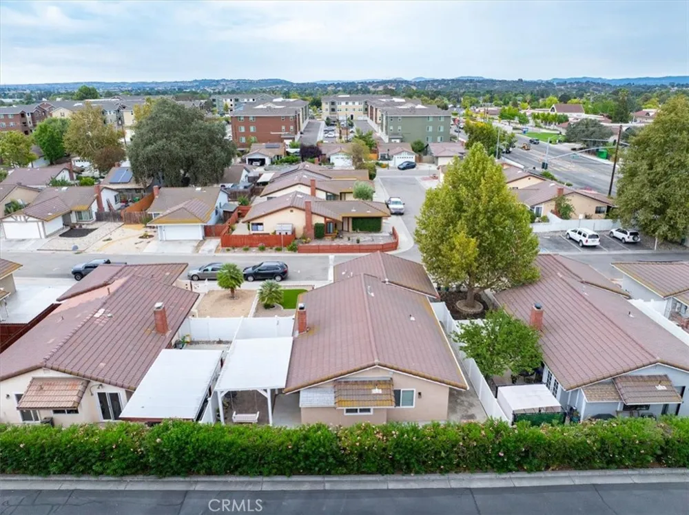 205 Honeysuckle Paso Robles, CA 93446