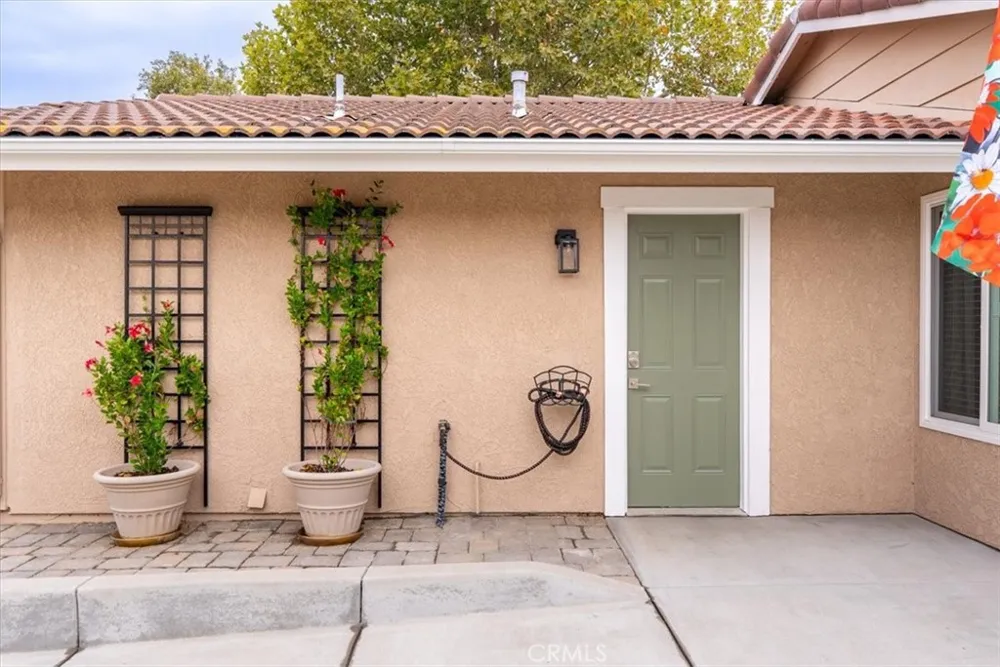 205 Honeysuckle Paso Robles, CA 93446