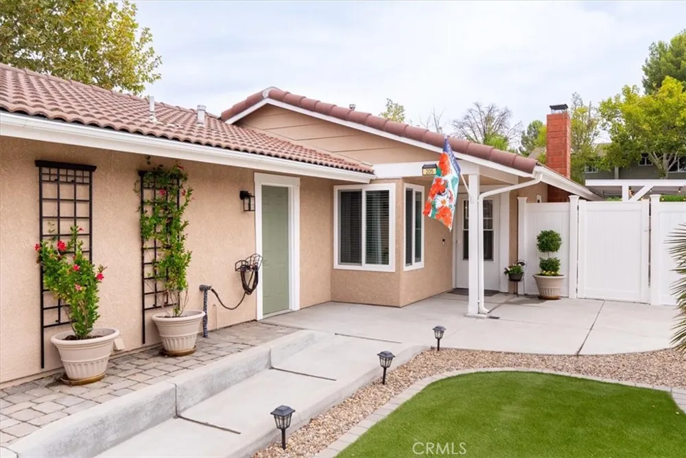 205 Honeysuckle Paso Robles, CA 93446