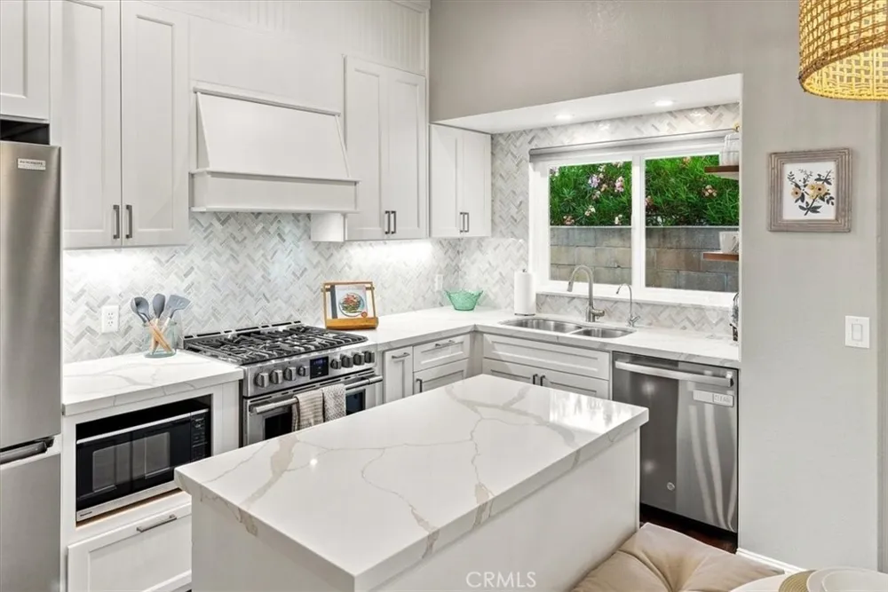 205 Honeysuckle Paso Robles, CA 93446