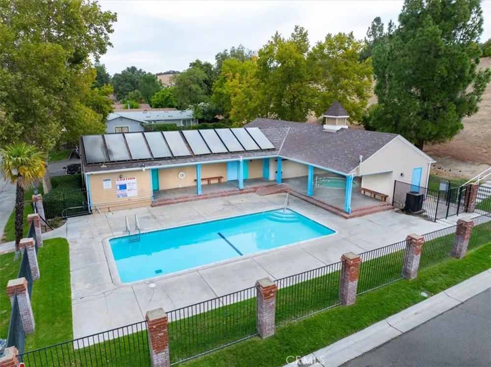 205 Honeysuckle Paso Robles, CA 93446