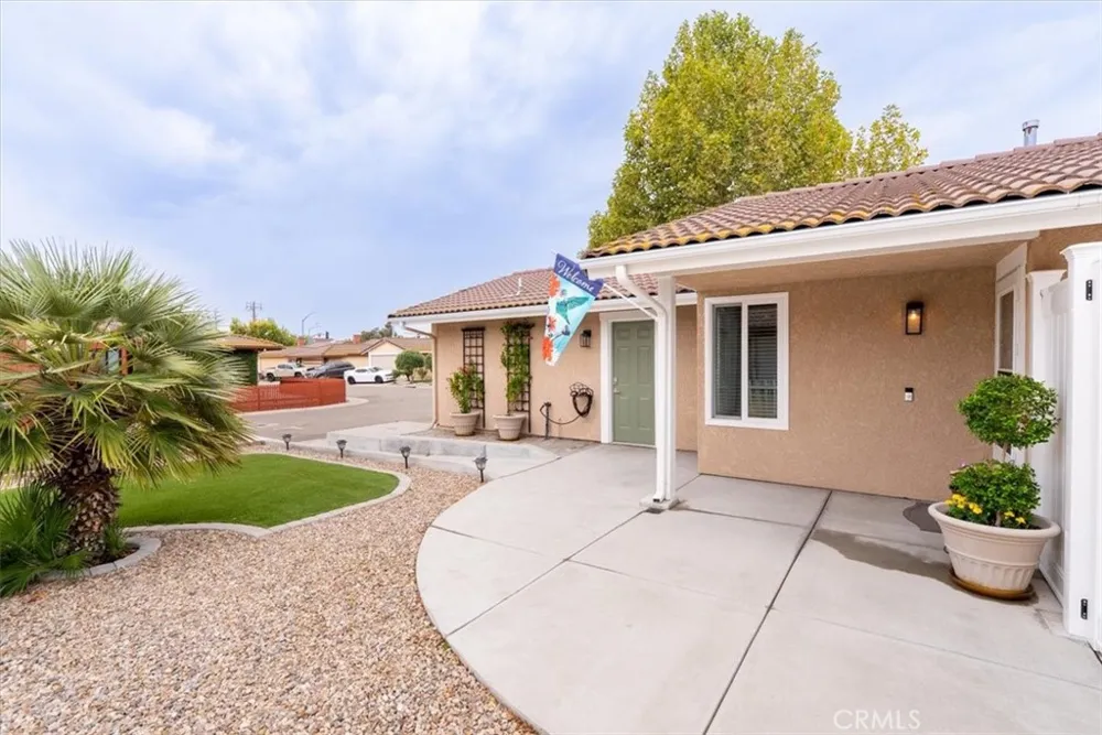 205 Honeysuckle Paso Robles, CA 93446