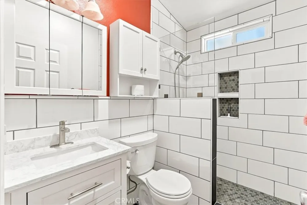 205 Honeysuckle Paso Robles, CA 93446