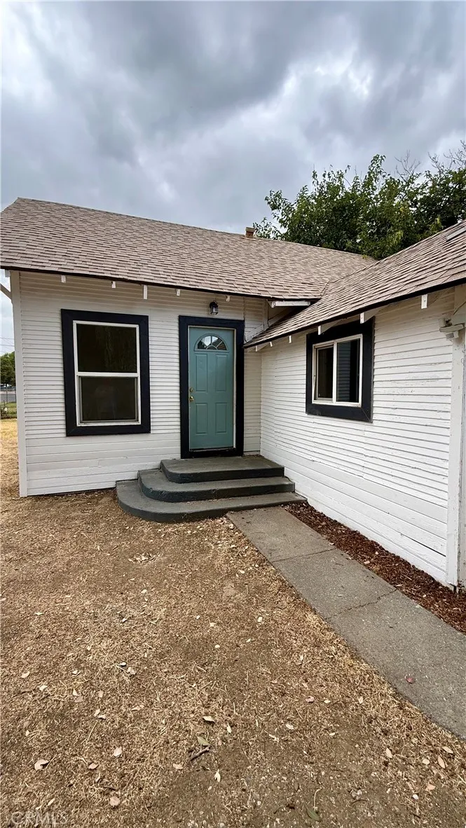 1212 Fig Ln Corning, CA 96021