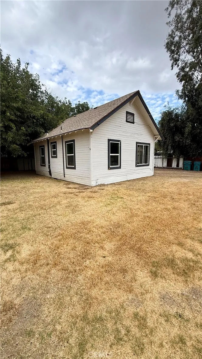 1212 Fig Ln Corning, CA 96021
