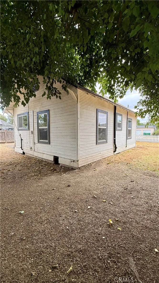 1212 Fig Ln Corning, CA 96021