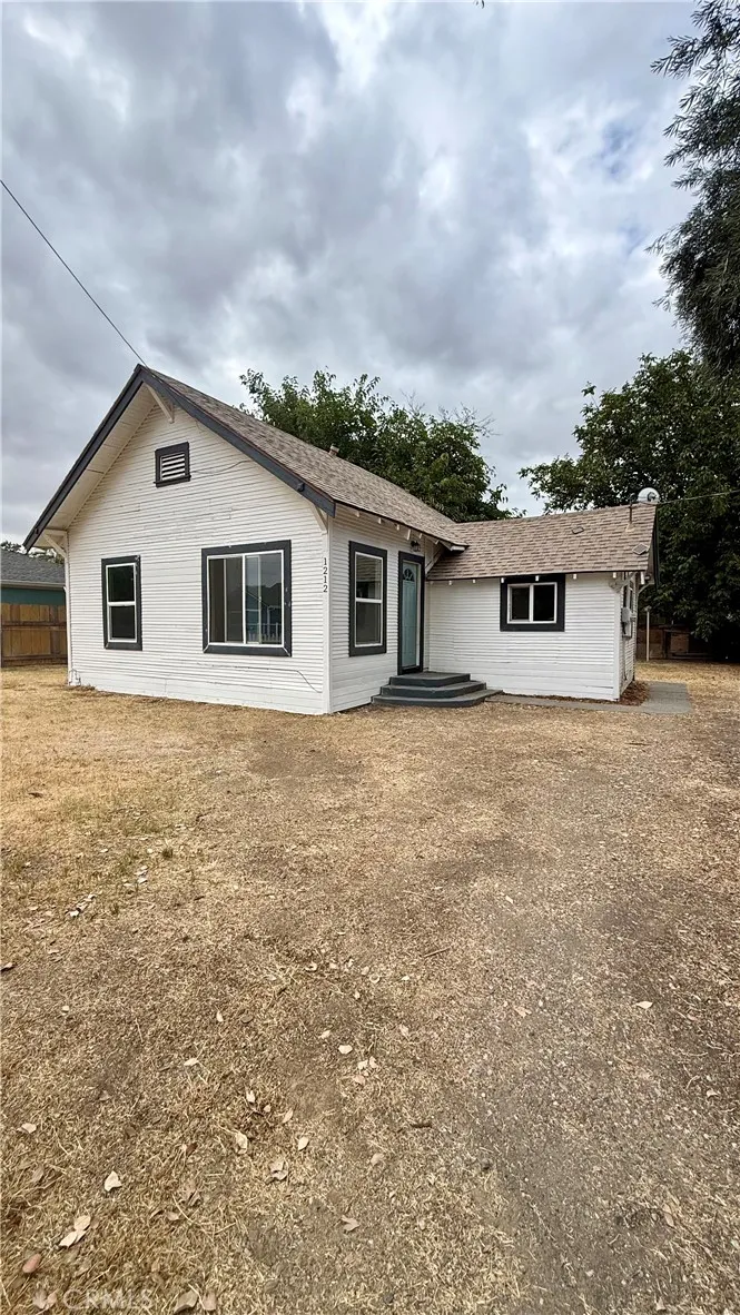1212 Fig Ln Corning, CA 96021