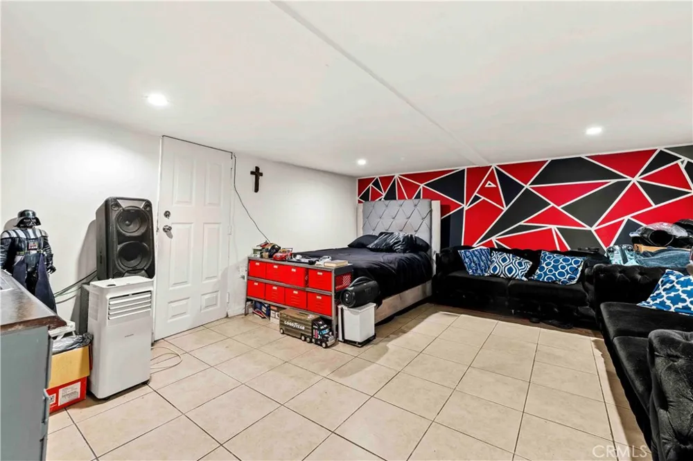 307 KERN AVENUE East Los Angeles, CA 90022