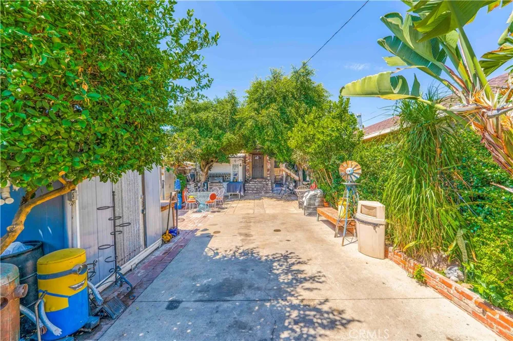 307 KERN AVENUE East Los Angeles, CA 90022