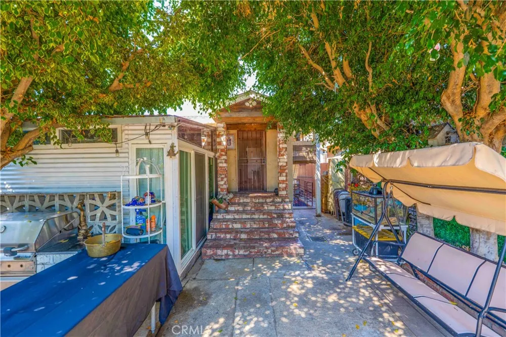 307 KERN AVENUE East Los Angeles, CA 90022