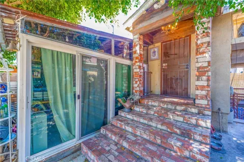 307 KERN AVENUE