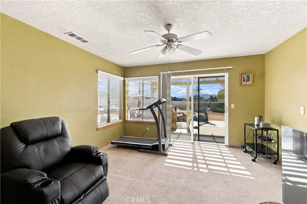 16239 Kamana Rd Apple Valley, CA 92307
