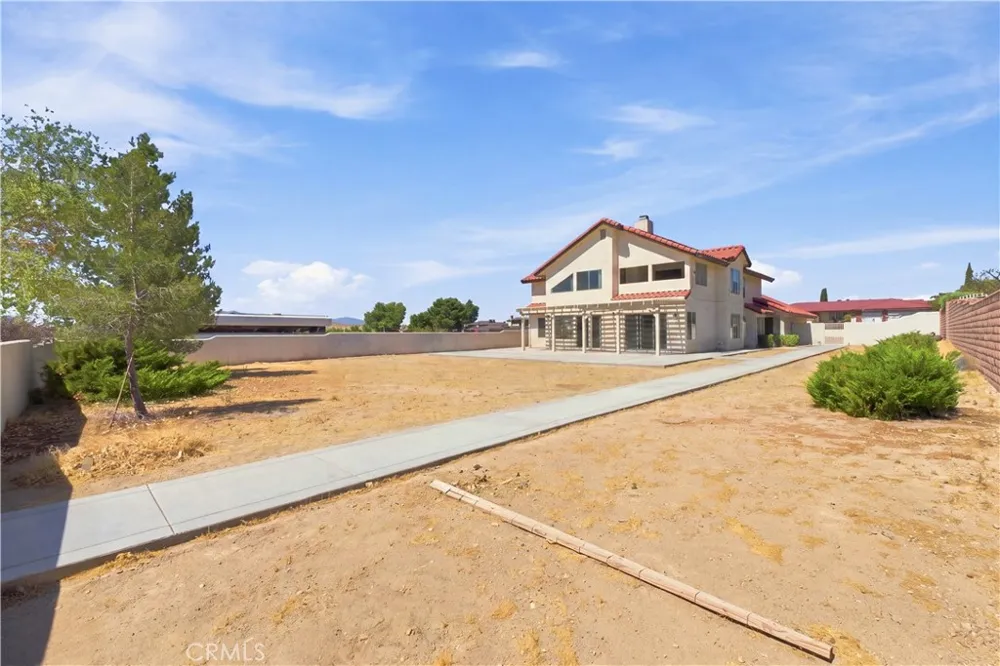 16239 Kamana Rd Apple Valley, CA 92307