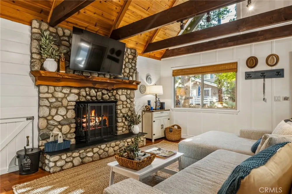 371 Maple Drive Lake Arrowhead, CA 92352