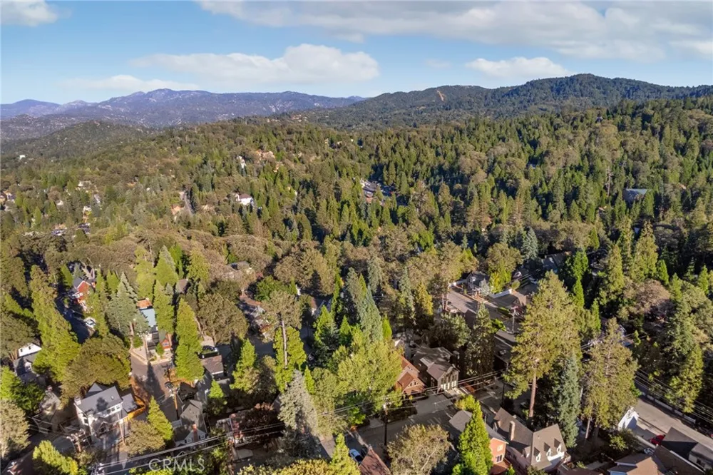 371 Maple Drive Lake Arrowhead, CA 92352