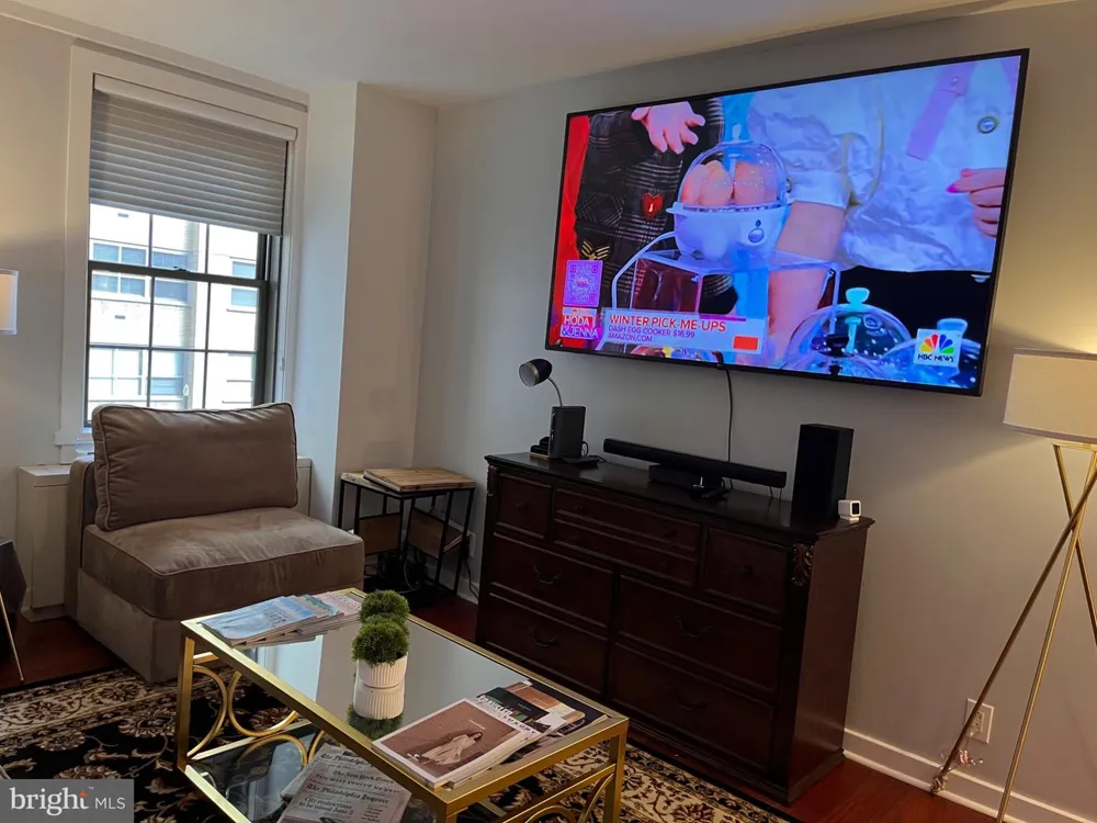 219 S 18TH STREET #903 Philadelphia, PA 19103