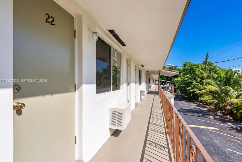 60 NW 79th St #22 Miami, FL 33150