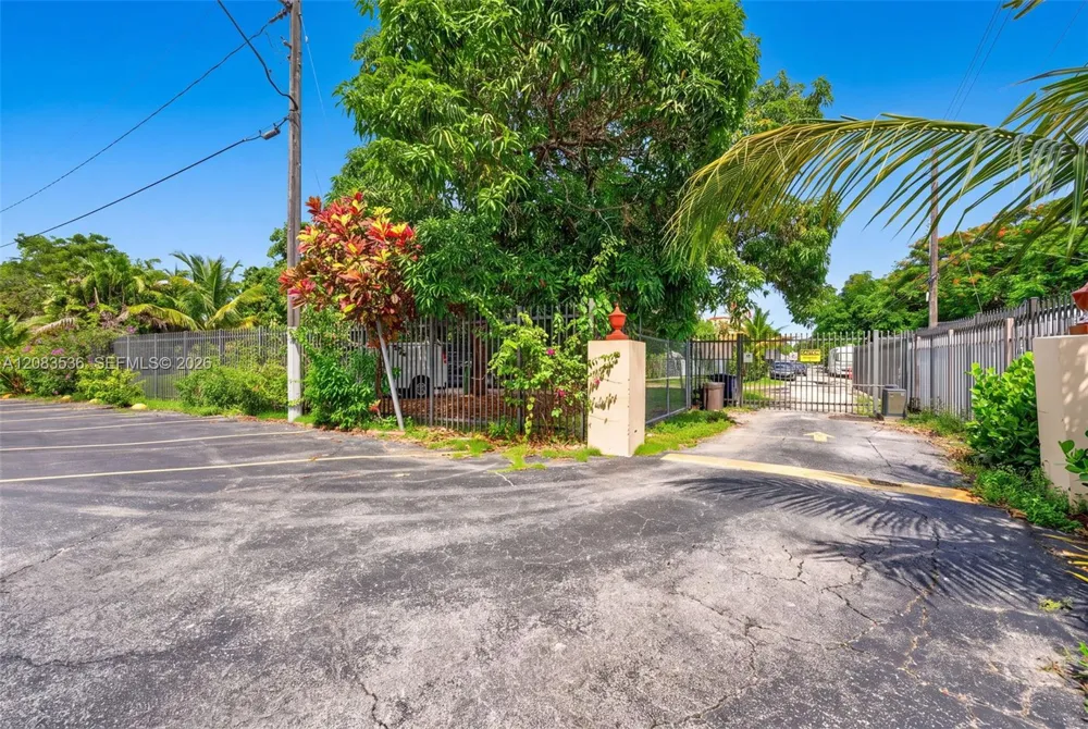 60 NW 79th St #22 Miami, FL 33150