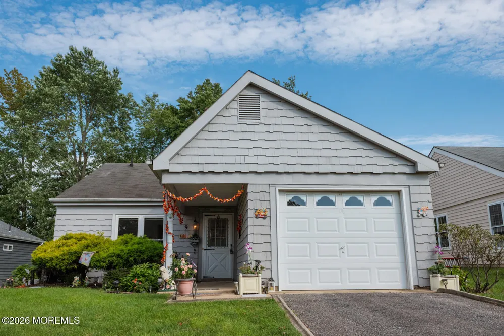 9 Elmswell Avenue Manchester, NJ 08759