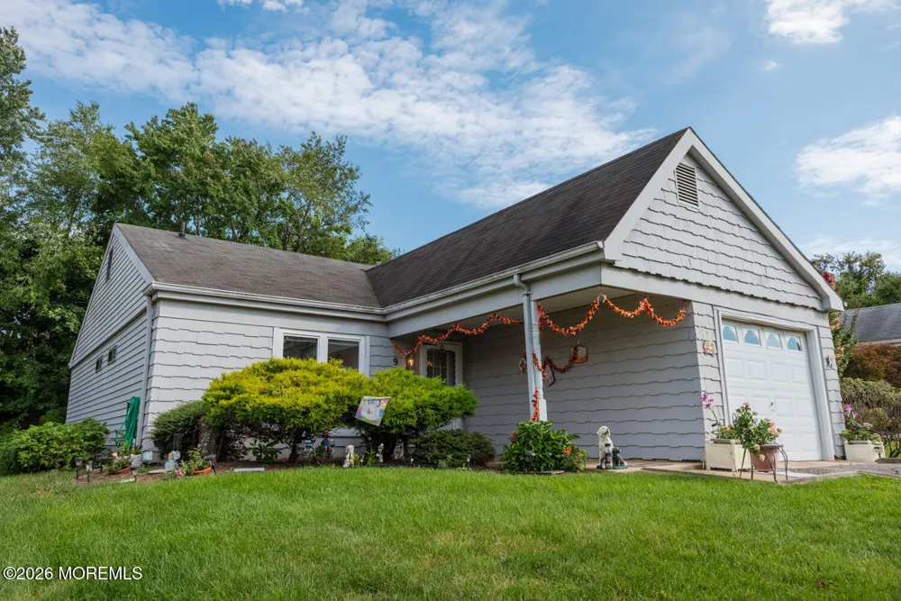 9 Elmswell Avenue Manchester, NJ 08759