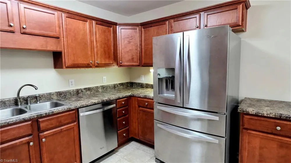 4765 Summerlyn Place Drive Kernersville, NC 27284