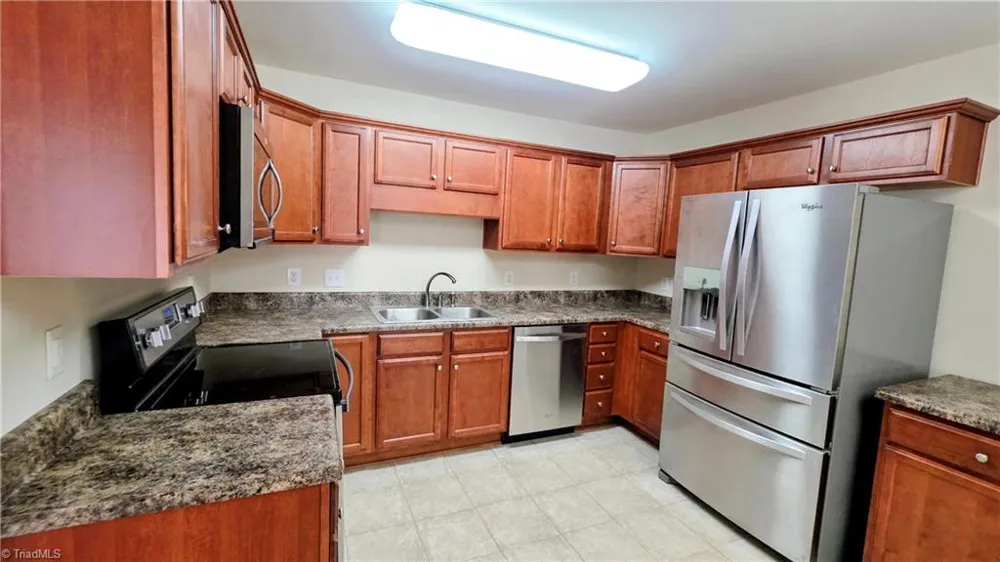 4765 Summerlyn Place Drive Kernersville, NC 27284