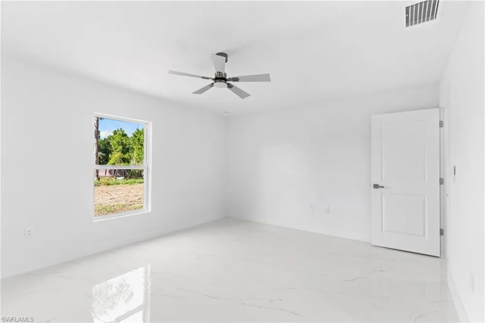 519 Hawthorne Avenue S Lehigh Acres, FL 33974