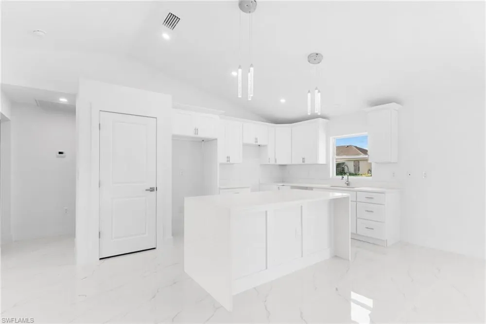 519 Hawthorne Avenue S Lehigh Acres, FL 33974