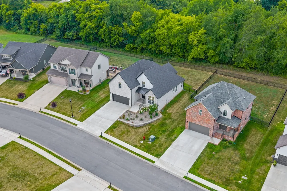 365 Frontier Dr Clarksville, TN 37043