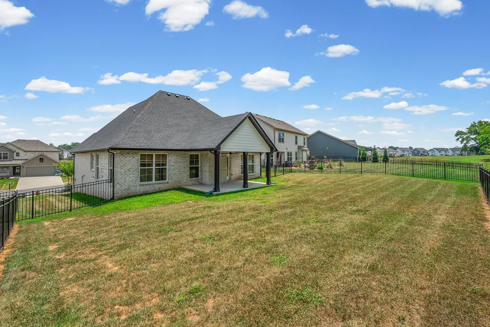 365 Frontier Dr Clarksville, TN 37043