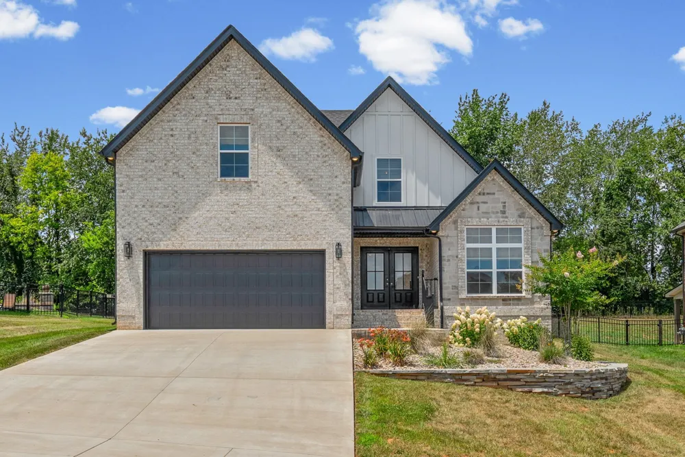 365 Frontier Dr Clarksville, TN 37043