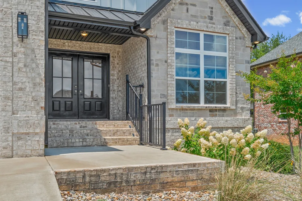 365 Frontier Dr Clarksville, TN 37043