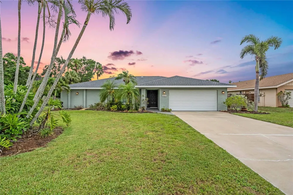 8402 14TH AVENUE NW Bradenton, FL 34209